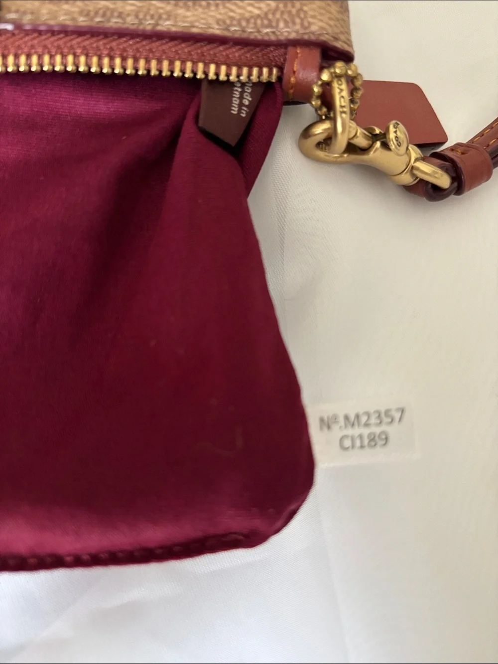 COACH Essential Wristlet